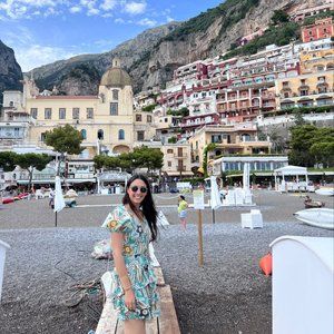 Meet your Posher, Davana